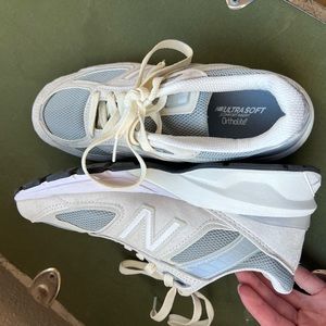 NEW BALANCE 990v5 SIZE 7.5